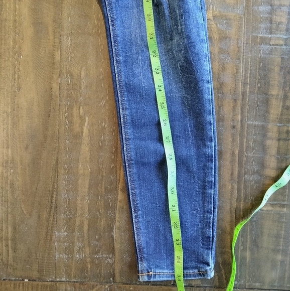 Old Navy Rockstar Super Skinny Mid-Rise Distressed Denim Jeans Sz 2 - Picture 7 of 8